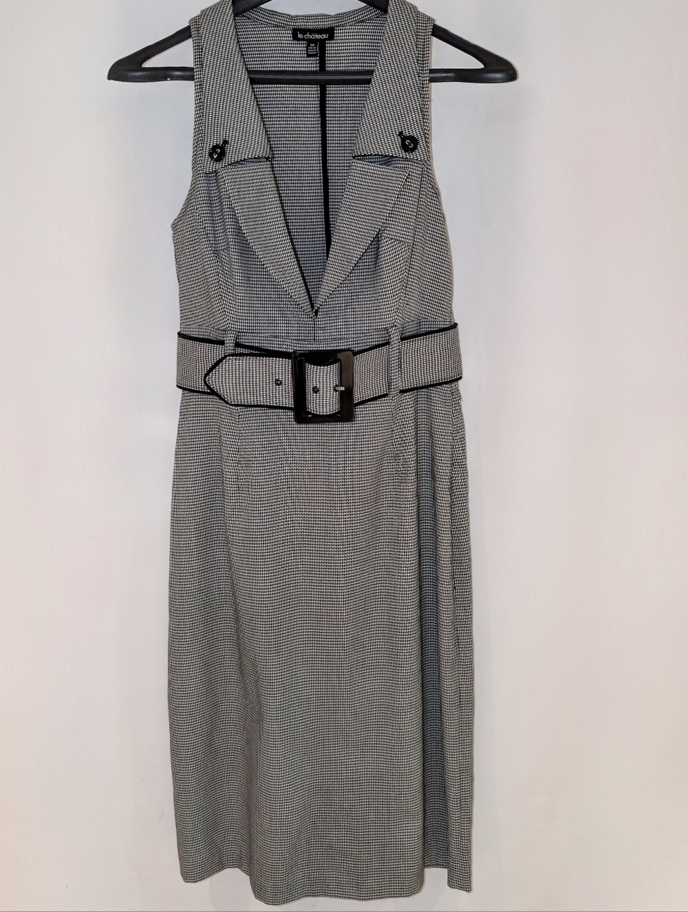 Let chateau 3/4 length Houbdstooth V Neck dress